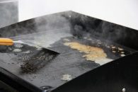 Comment nettoyer ma plancha en acier ?
